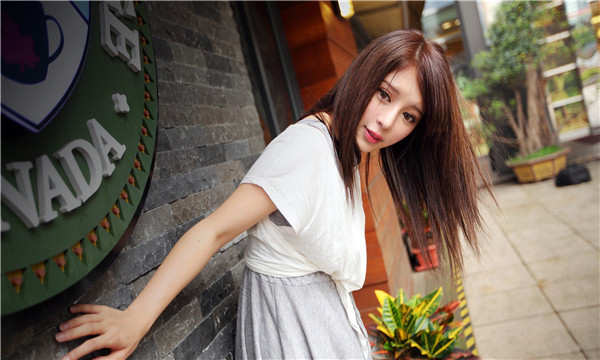 开平想找一个女性生孩子给报酬-｛找个女人生孩子多少钱｝